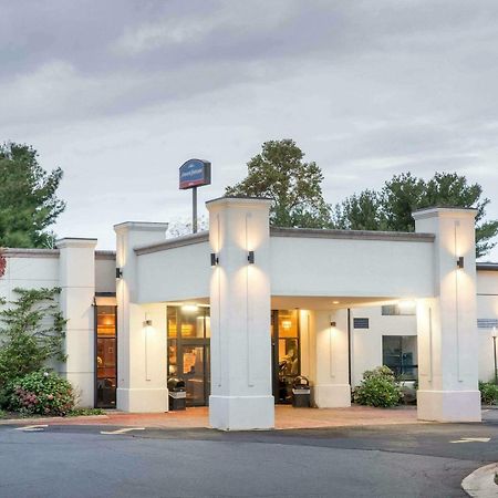 Howard Johnson By Wyndham Bartonsville/Poconos Area Exteriör bild