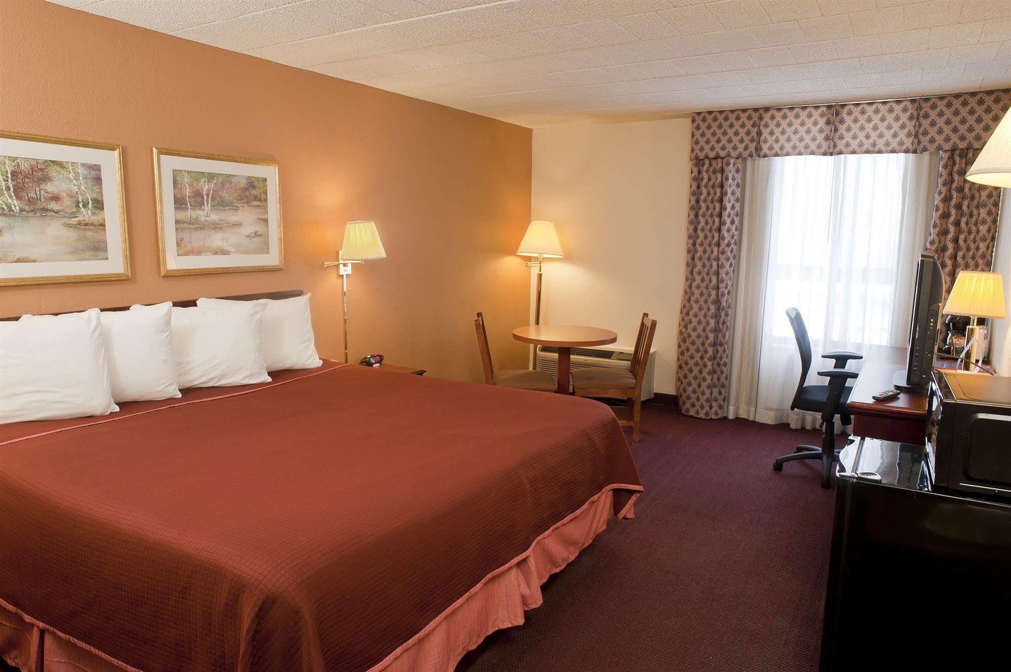 Howard Johnson By Wyndham Bartonsville/Poconos Area Exteriör bild