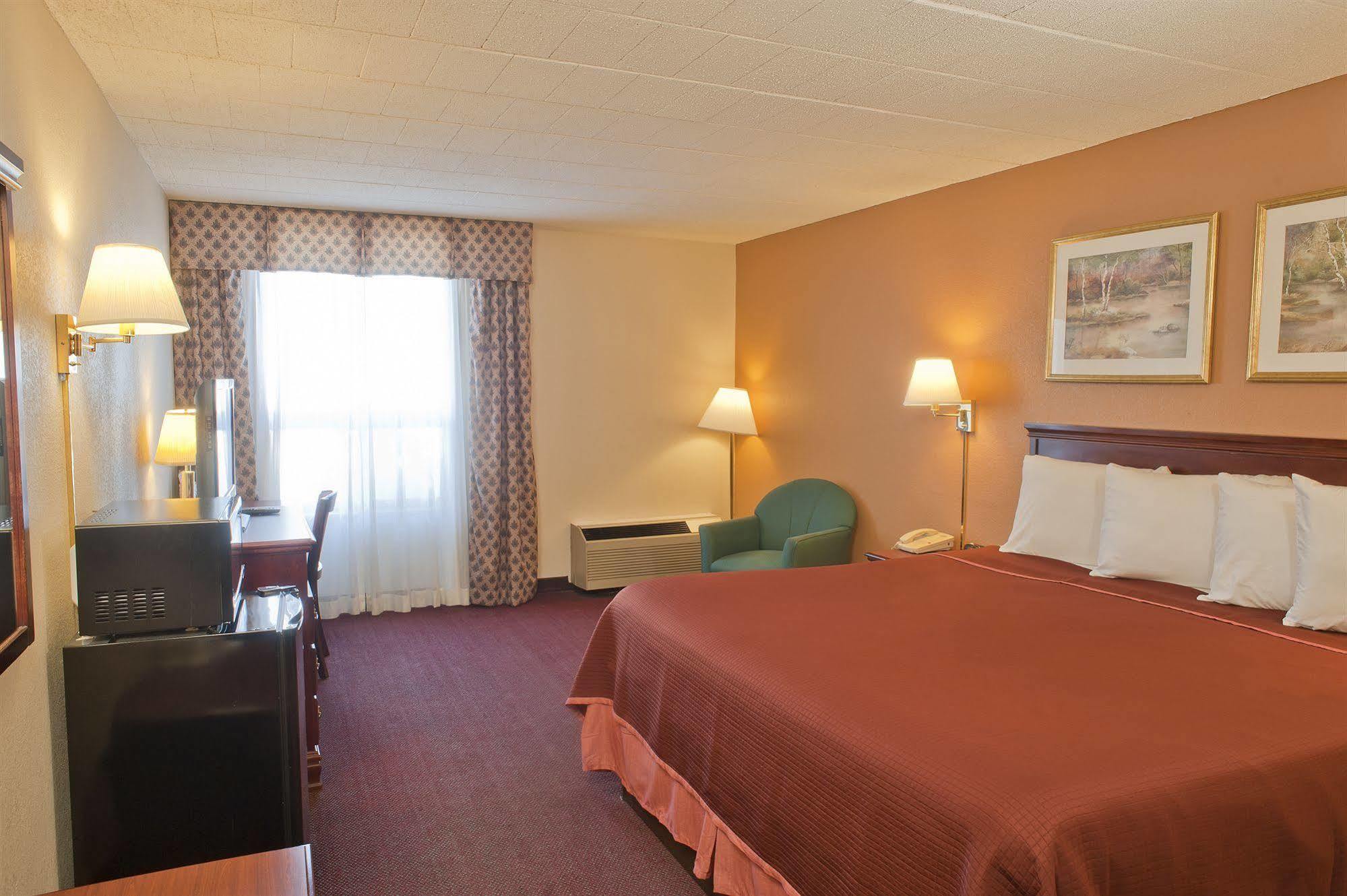 Howard Johnson By Wyndham Bartonsville/Poconos Area Exteriör bild